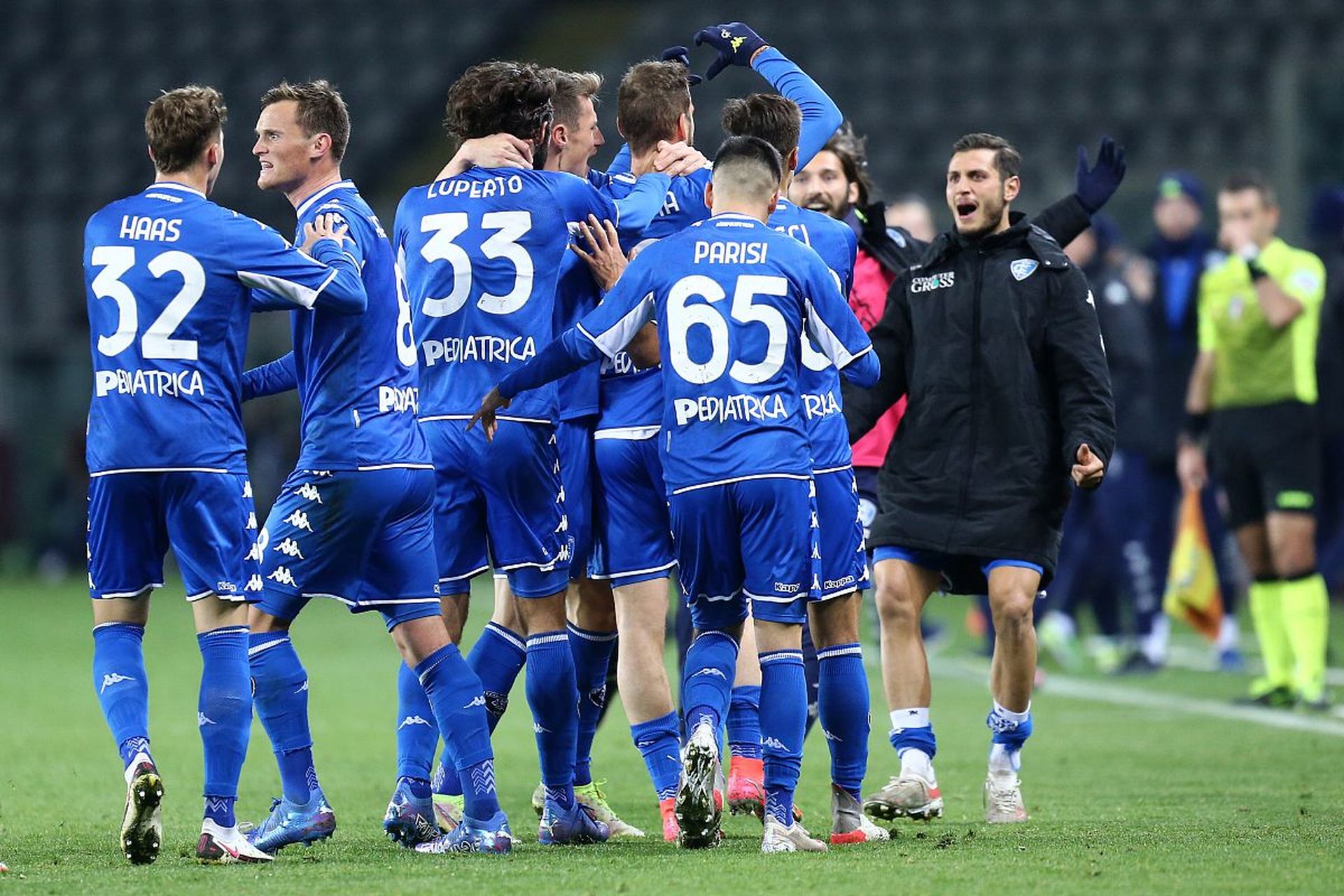 育在整场比 育在整场比